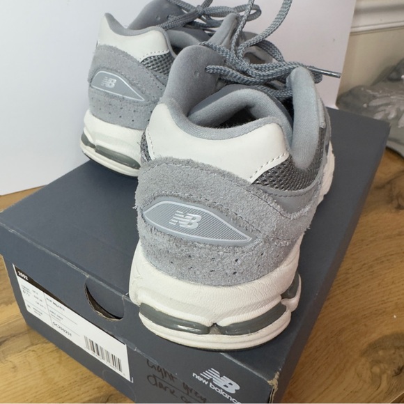 New Balance 2002R Big Kids Gray and Navy Sneakers, Size 6.5 Retails for $100 - Picture 7 of 8